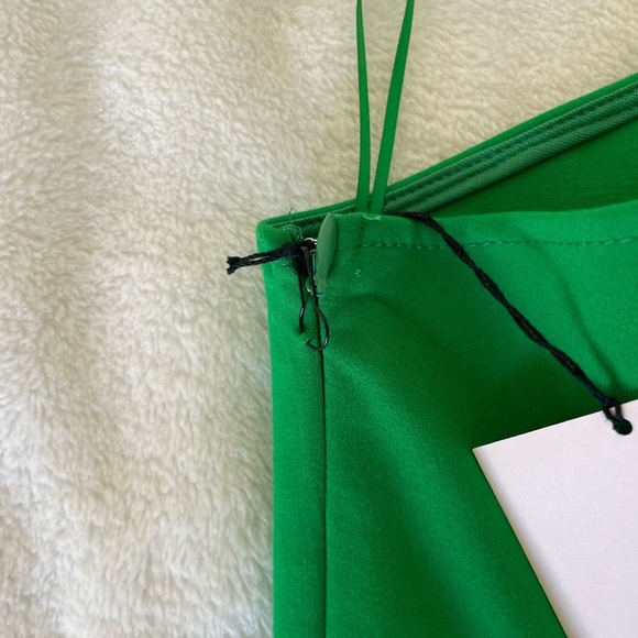 Superdown Nava Vibrant Green One-Shoulder Dress - Picture 12 of 14